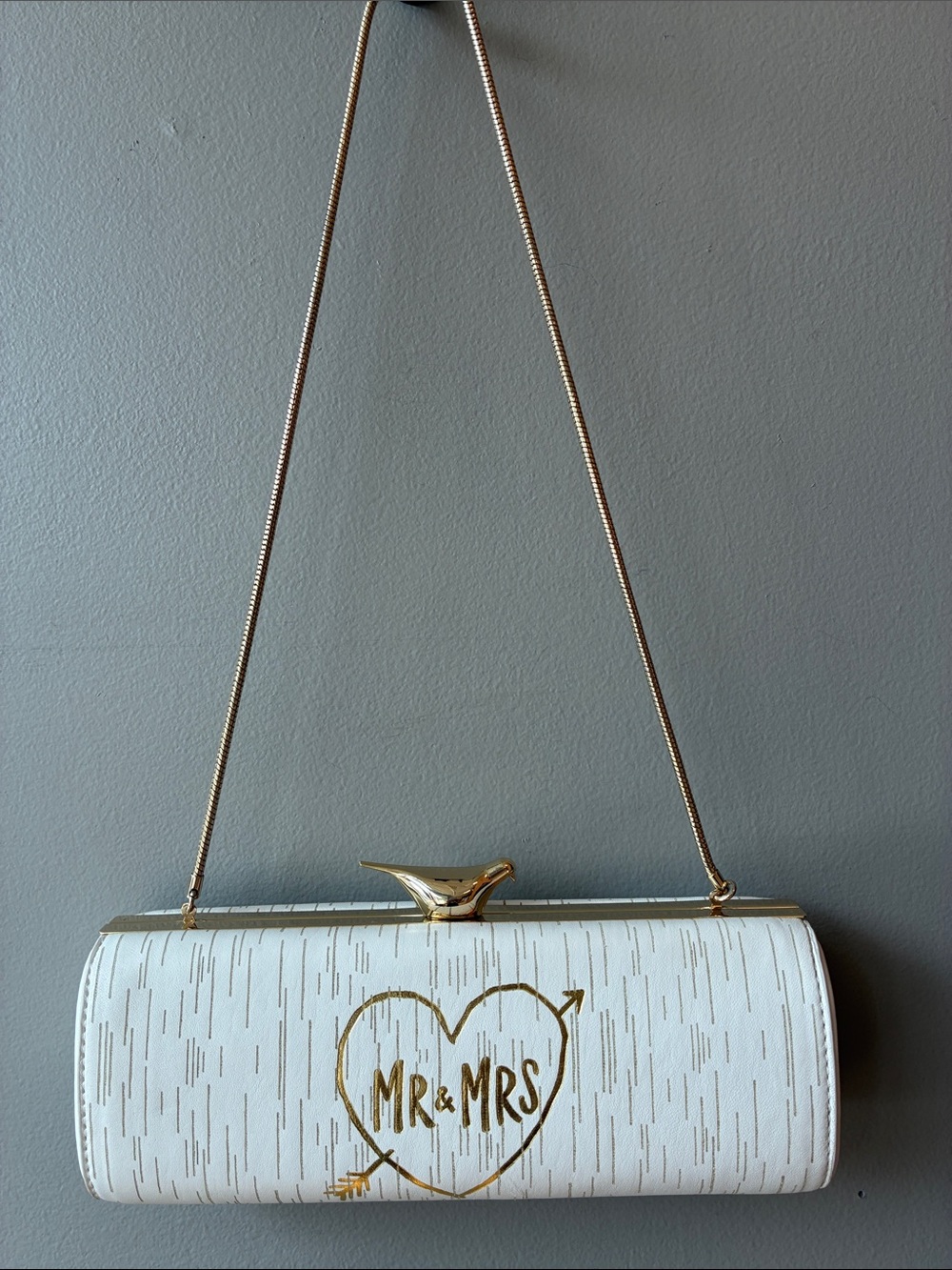 Kate Spade Wedding Belles White & Gold 'Mr. & Mrs.' Heart Clutch/Shoulder bag - Picture 2 of 9